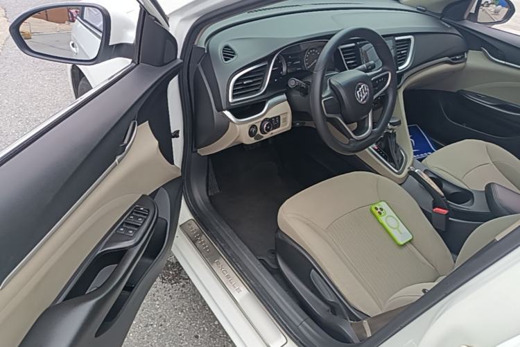 Used Buick GT 2015 15N Automatic Elite Version Driver Seat