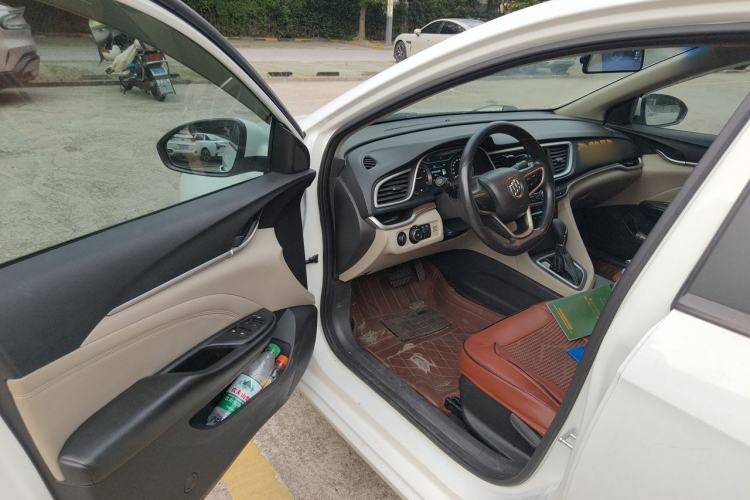 Used Buick GT 2015 15N Automatic Deluxe Edition Driver Seat