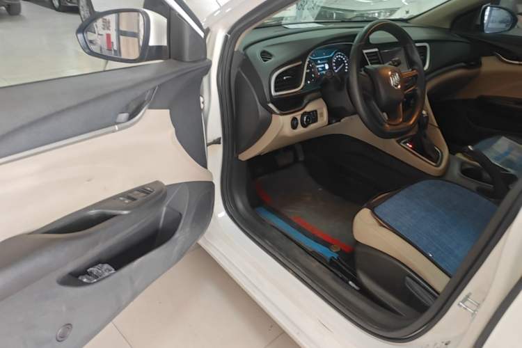 Used Buick GT 2015 15N Automatic Elite Version Driver Seat