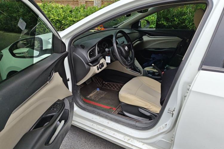 Used Buick GT 2015 15N Automatic Elite Version Driver Seat