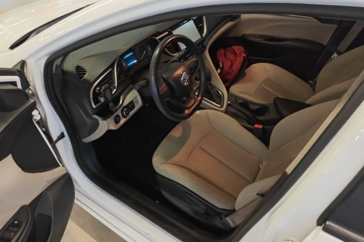 Used Buick GT 2015 15N Automatic Elite Version Driver Seat