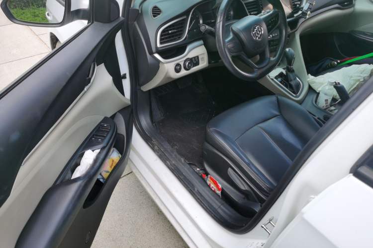 Used Buick GT 2015 15N Automatic Elite Version Driver Seat