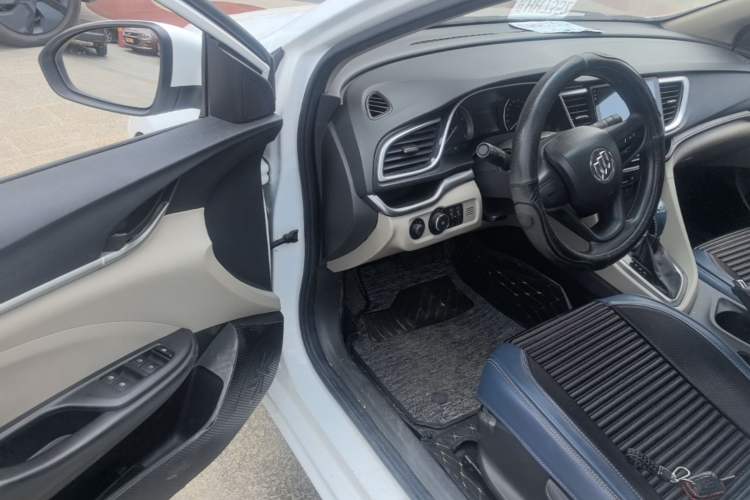 Used Buick GT 2015 15N Automatic Elite Version Driver Seat