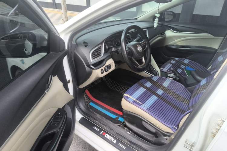 Used Buick GT 2015 15N Automatic Deluxe Edition Driver Seat