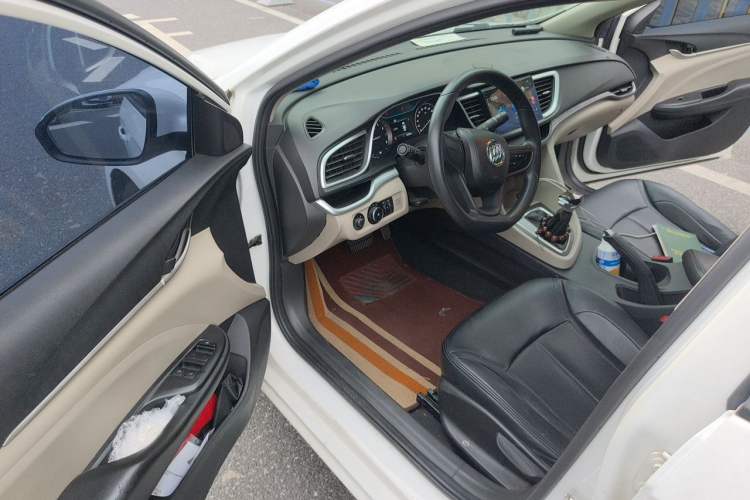 Used Buick GT 2015 15N Automatic Elite Version Driver Seat