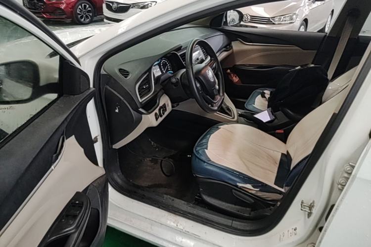 Used Buick GT 2015 15N Automatic Elite Version Driver Seat