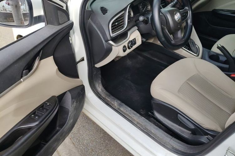 Used Buick GT 2015 15N Automatic Elite Version Driver Seat