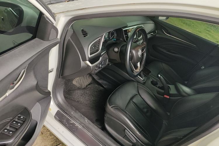 Used Buick GT 2015 15N Automatic Deluxe Edition Driver Seat