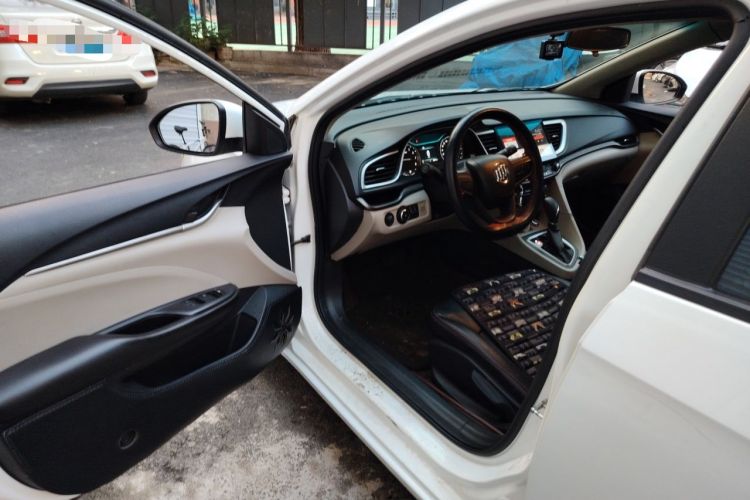 Used Buick GT 2015 15N Automatic Elite Version Driver Seat