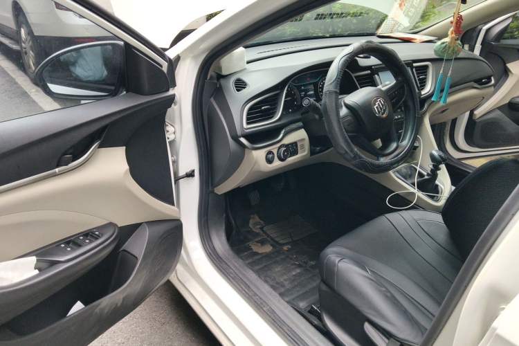 Used Buick GT 2015 15N Manual Elite Edition Driver Seat