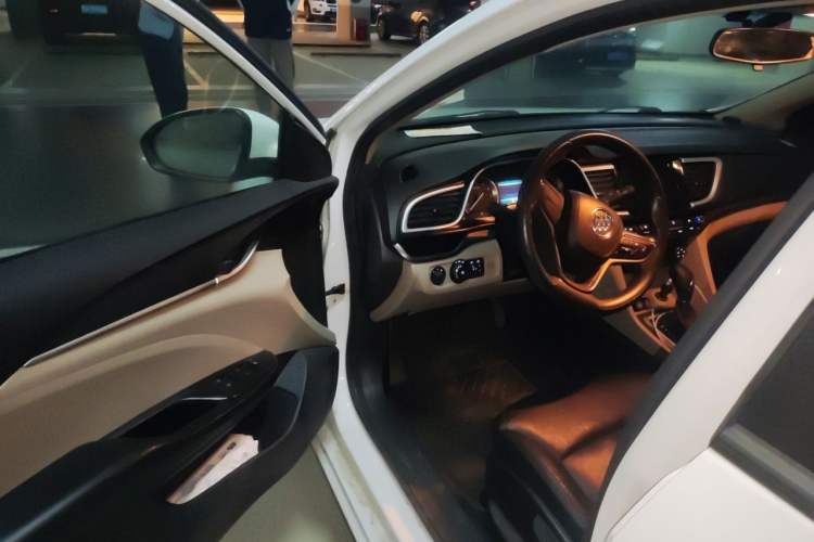 Used Buick GT 2015 15N Automatic Elite Version Driver Seat