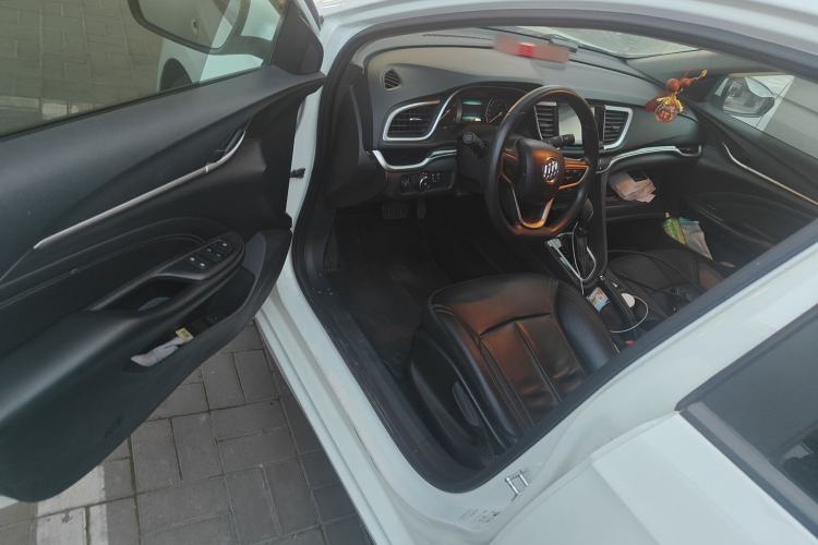 Used Buick GT 2015 15N Automatic Deluxe Edition Driver Seat