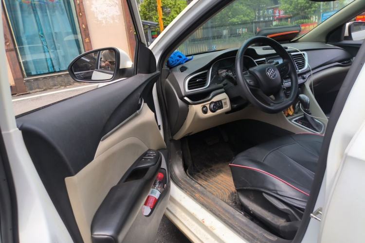 Used Buick GT 2015 15N Automatic Elite Version Driver Seat