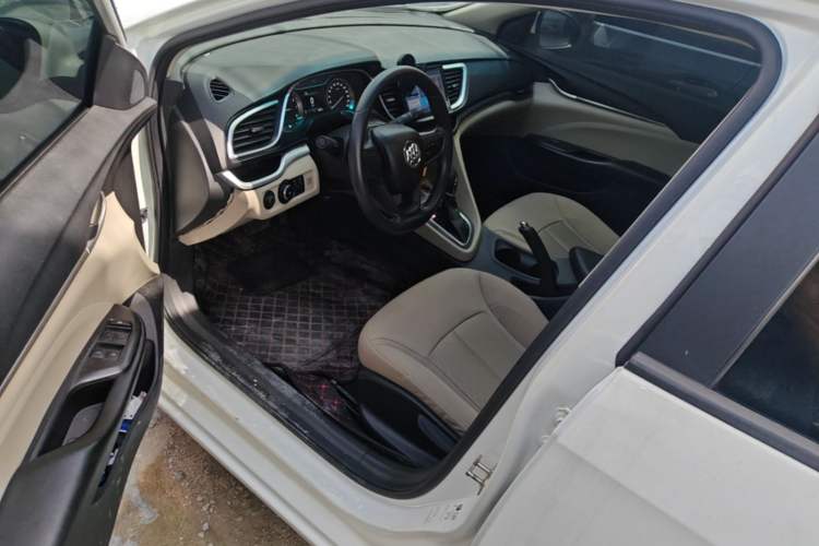 Used Buick GT 2015 15N Automatic Elite Version Driver Seat