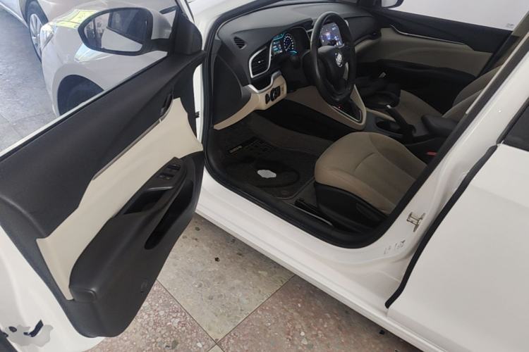 Used Buick GT 2015 15N Automatic Elite Version Driver Seat