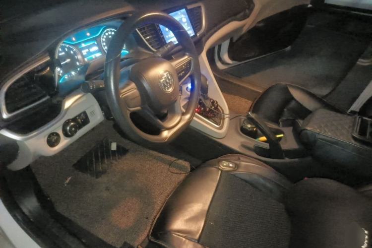 Used Buick GT 2015 15N Automatic Elite Version Driver Seat