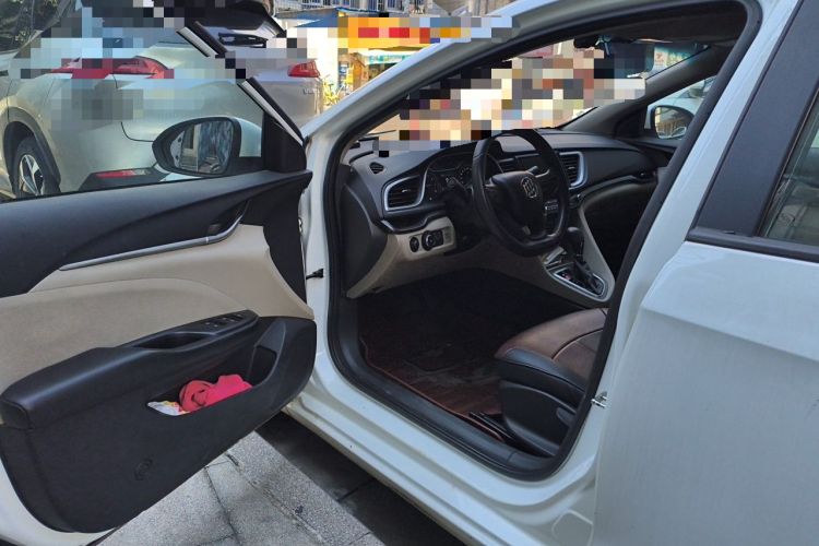 Used Buick GT 2015 15N Automatic Elite Version Driver Seat