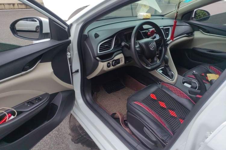 Used Buick GT 2015 15N Automatic Elite Version Driver Seat