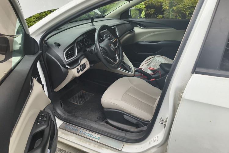 Used Buick GT 2015 15N Automatic Elite Version Driver Seat