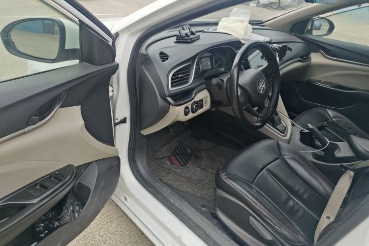 Used Buick GT 2015 15N Automatic Elite Version Driver Seat