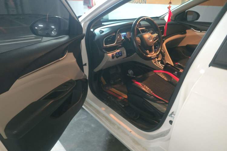 Used Buick GT 2015 15N Automatic Elite Version Driver Seat