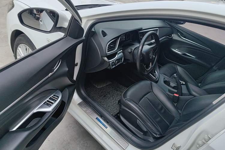 Used Buick GT 2015 15N Automatic Deluxe Edition Driver Seat