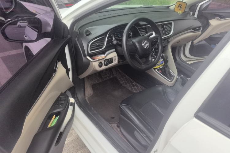 Used Buick GT 2015 15N Automatic Elite Version Driver Seat