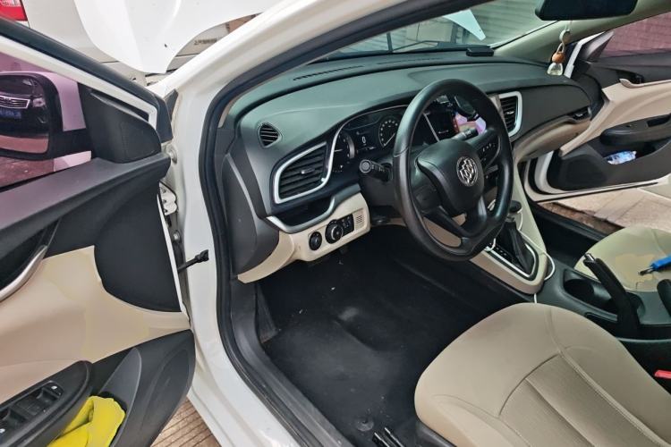 Used Buick GT 2015 15N Automatic Elite Version Driver Seat