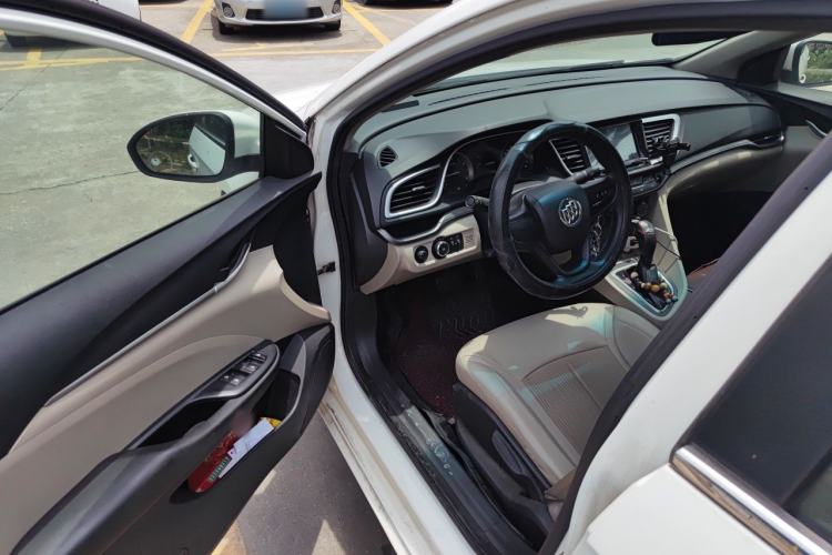 Used Buick GT 2015 15N Automatic Elite Version Driver Seat