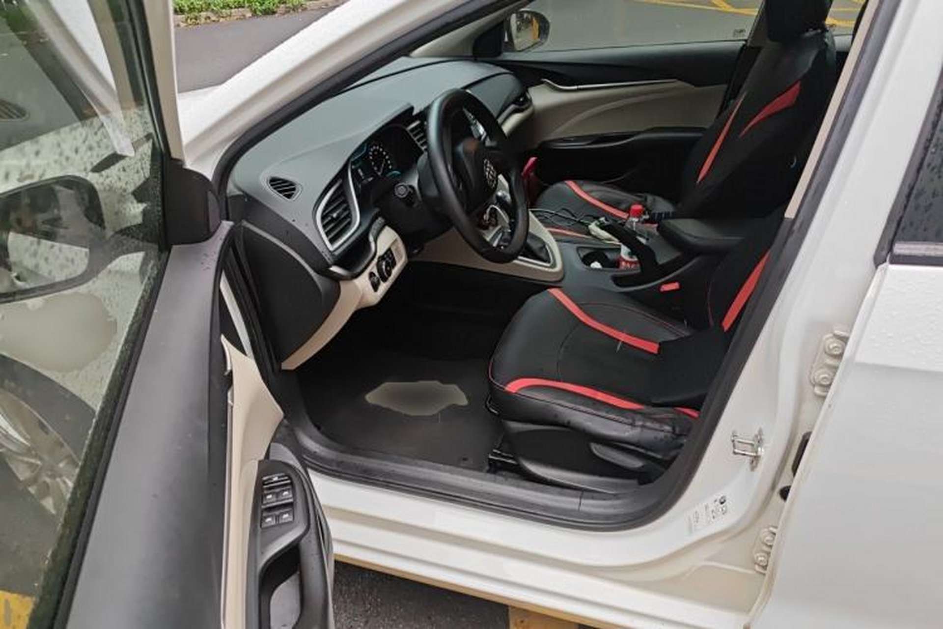 Used Buick GT 2015 15N Automatic Elite Version Driver Seat