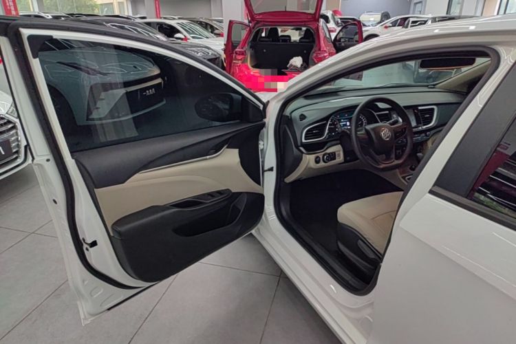 Used Buick GT 2015 15N Automatic Elite Version Driver Seat