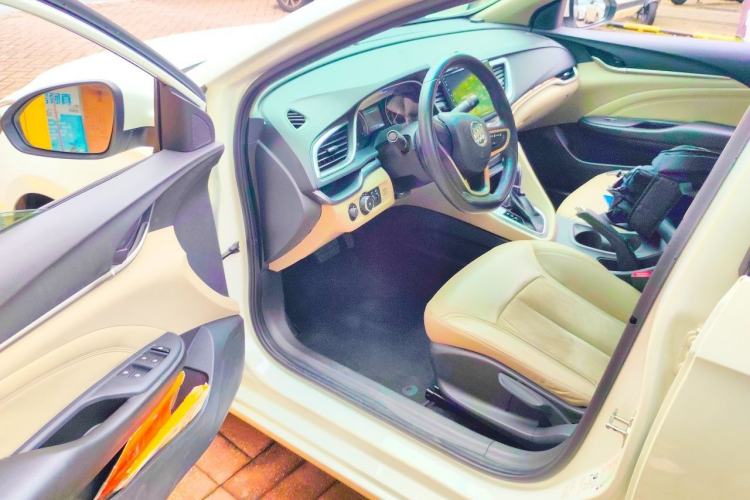 Used Buick GT 2015 15N Automatic Deluxe Edition Driver Seat