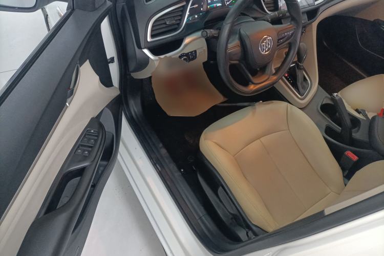 Used Buick GT 2015 15N Automatic Elite Version Driver Seat