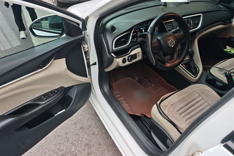 Used Buick GT 2015 15N Automatic Elite Version Driver Seat