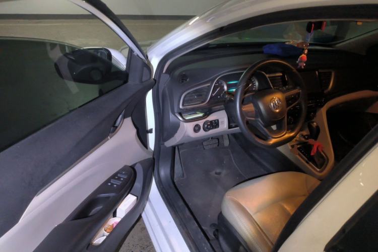 Used Buick GT 2015 15N Automatic Elite Version Driver Seat