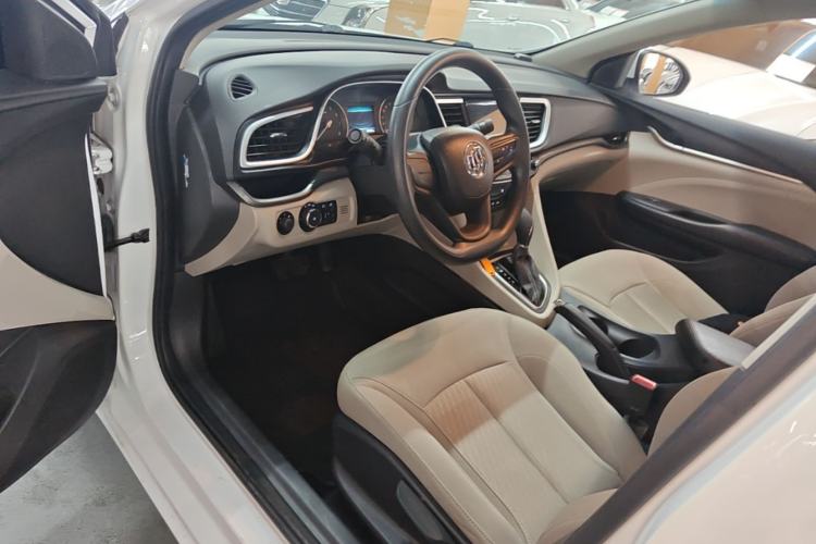 Used Buick GT 2015 15N Automatic Elite Version Driver Seat
