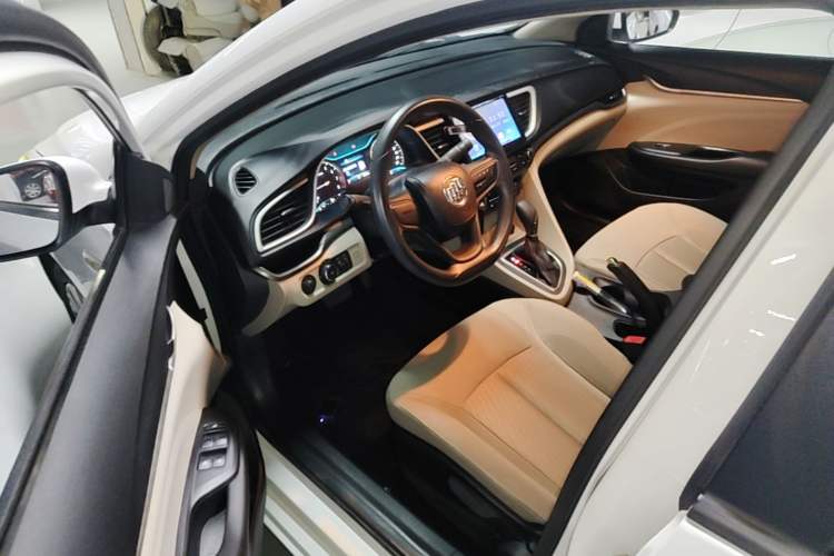 Used Buick GT 2015 15N Automatic Elite Version Driver Seat