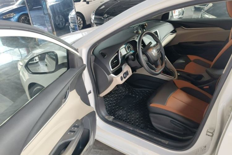 Used Buick GT 2015 15N Automatic Elite Version Driver Seat