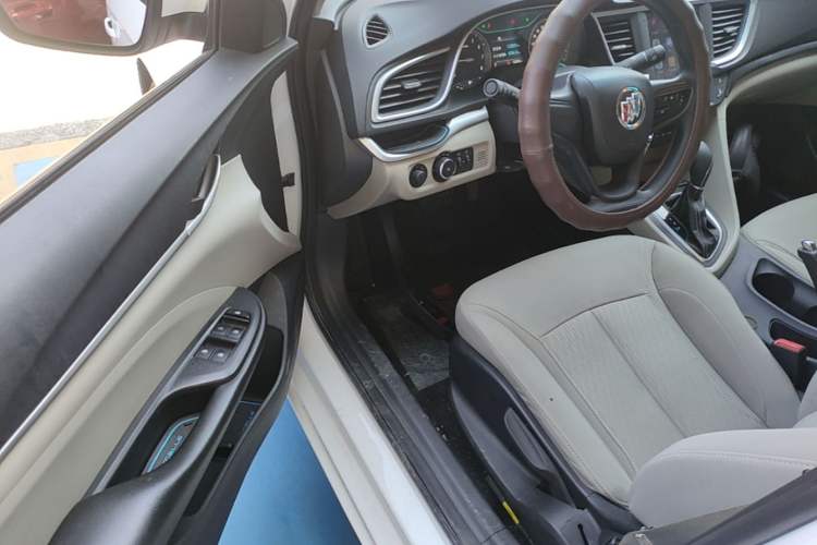 Used Buick GT 2015 18T Dual-Clutch Elite Model Driver Seat