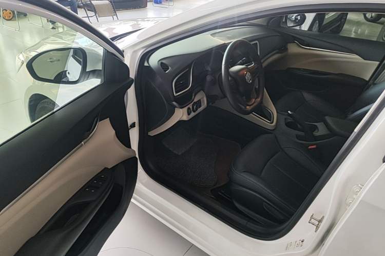 Used Buick GT 2015 15N Automatic Elite Version Driver Seat