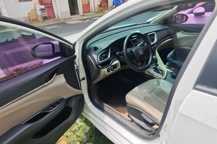Used Buick GT 2015 15N Automatic Elite Version Driver Seat
