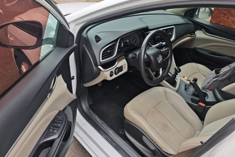 Used Buick GT 2015 15N Manual Luxury Version Driver Seat