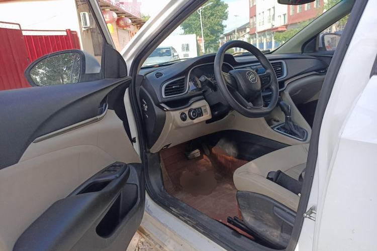 Used Buick GT 2015 15N Automatic Elite Version Driver Seat