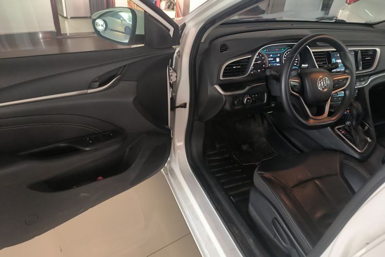 Used Buick GT 2015 15N Automatic Deluxe Edition Driver Seat