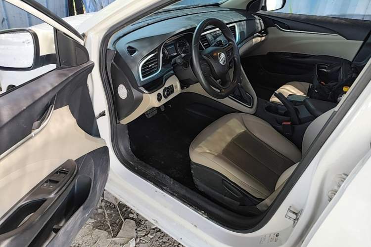 Used Buick GT 2015 15N Automatic Elite Version Driver Seat