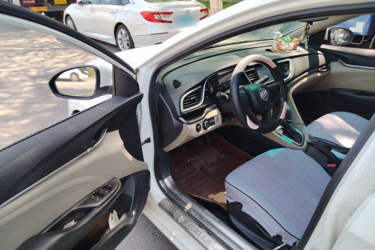 Used Buick GT 2015 15N Automatic Elite Version Driver Seat