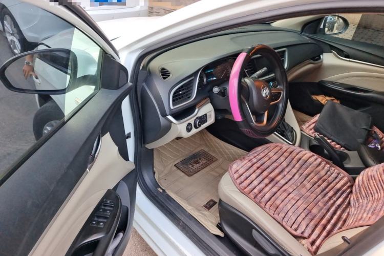Used Buick GT 2015 15N Automatic Deluxe Edition Driver Seat