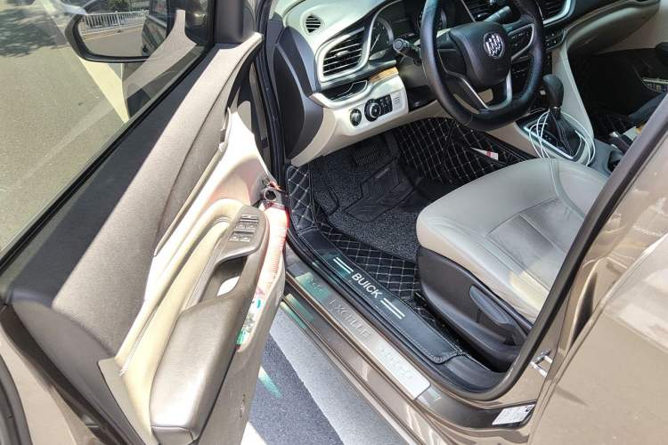 Used Buick GT 2015 15N Automatic Deluxe Edition Driver Seat