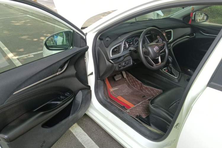 Used Buick GT 2015 15N Automatic Deluxe Edition Driver Seat