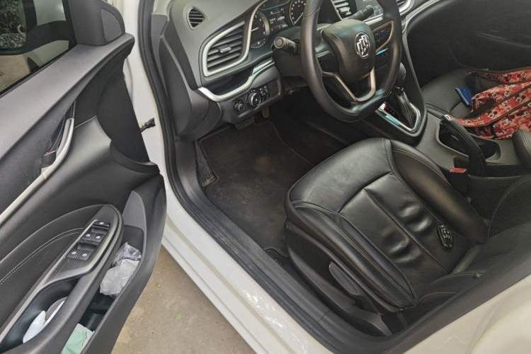 Used Buick GT 2015 15N Automatic Deluxe Edition Driver Seat